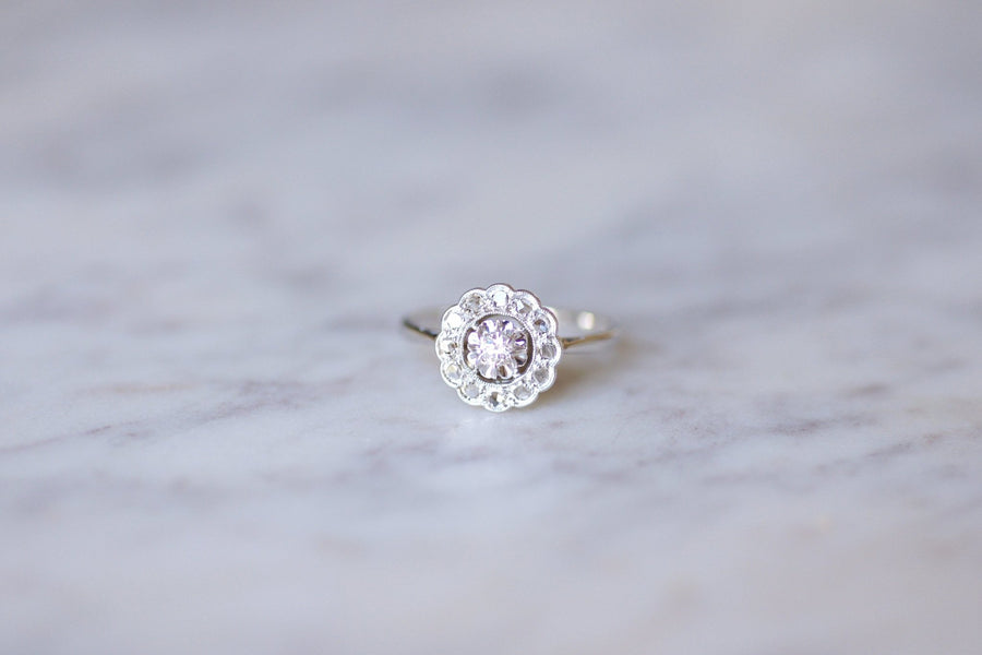 Bague de fiançailles marguerite Art Deco or blanc et diamants - Galerie Pénélope