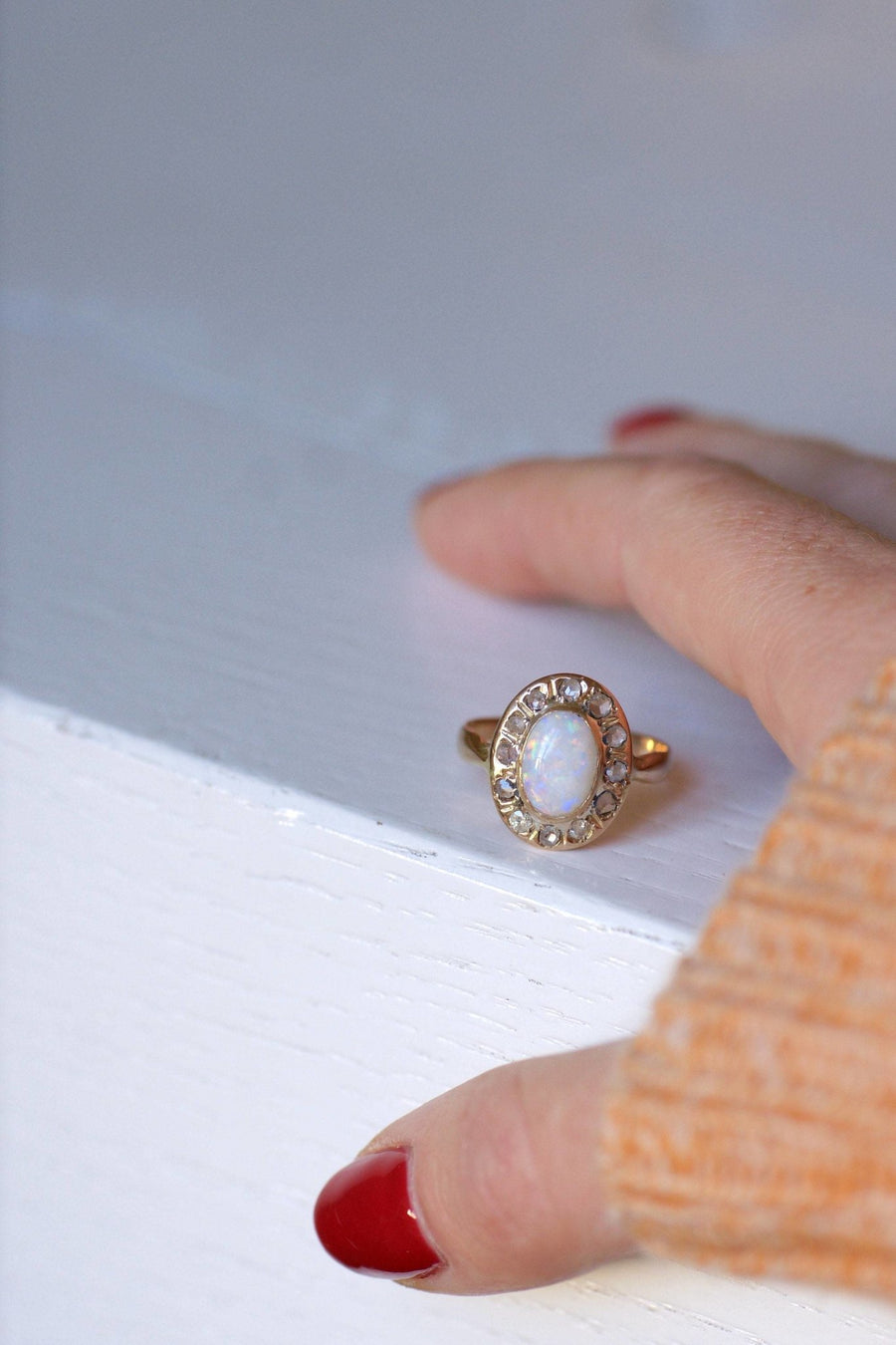 Bague de fiançailles opale entourage diamants - Galerie Pénélope