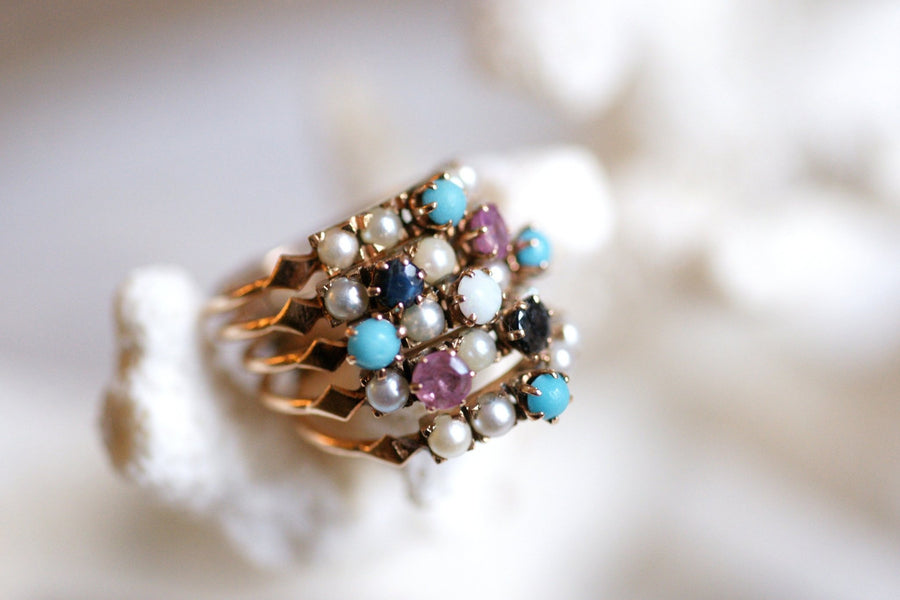 Bague de harem vintage en or, turquoises, perles, saphirs, rubis, opale - Galerie Pénélope