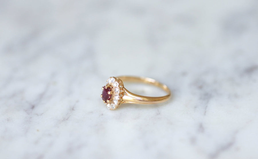 Bague fiançailles rubis entourage diamants - Galerie Pénélope