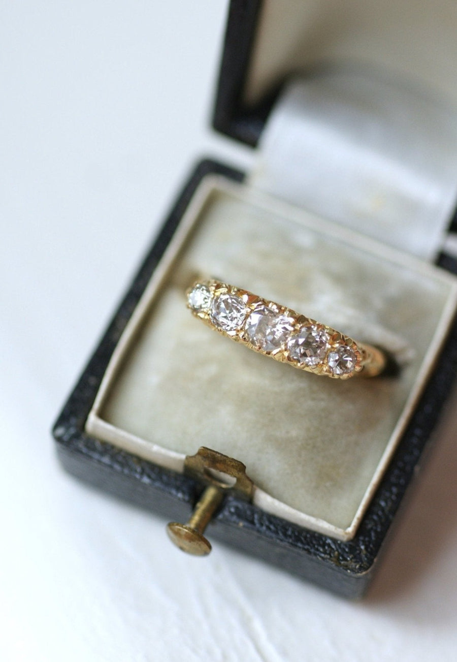 Bague jarretière diamants sur or - Galerie Pénélope