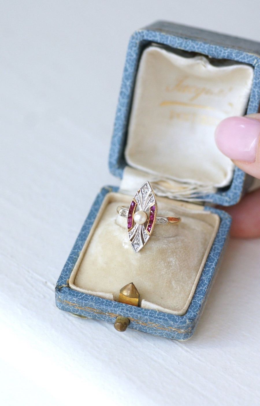 Bague Marquise Art Deco perle, diamants & rubis - Galerie Pénélope
