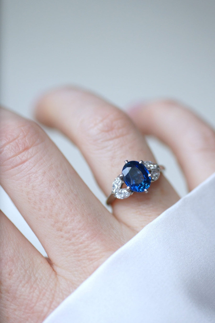 Bague Mellerio dits Meller, saphir et diamants - Galerie Pénélope