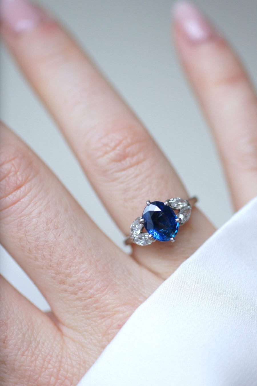 Bague Mellerio dits Meller, saphir et diamants - Galerie Pénélope