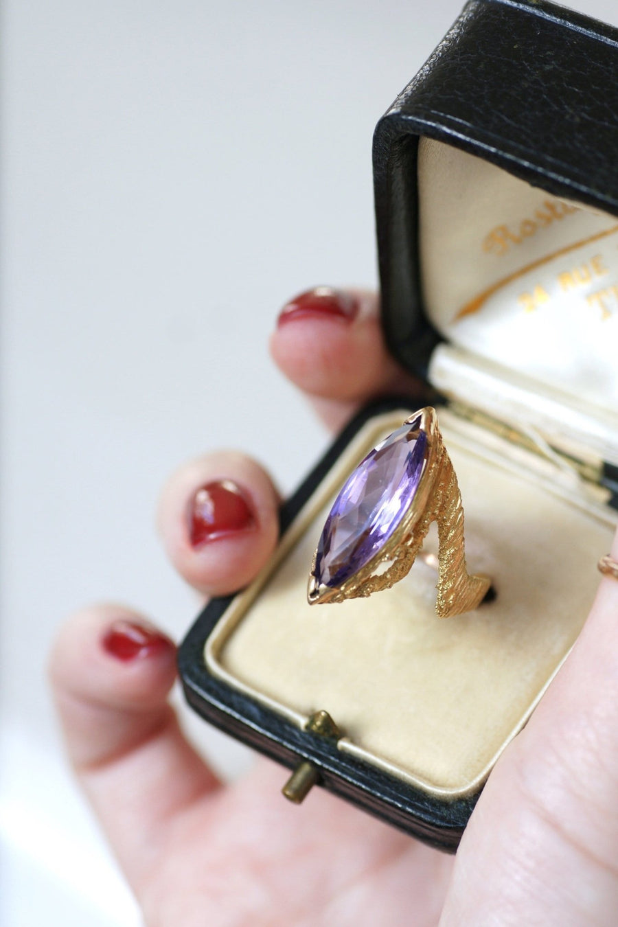 Bague or et améthyste années 70 - Galerie Pénélope