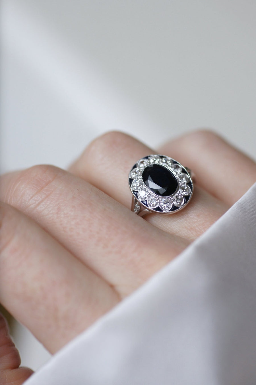 Bague pompadour Art Déco Saphir et Diamants - Galerie Pénélope