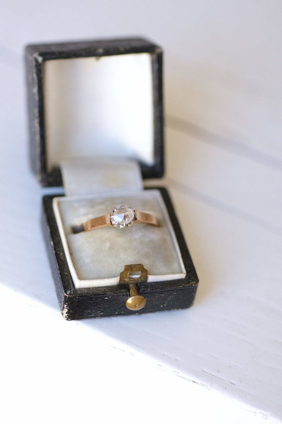 Bague solitaire ancien or rose et diamant - Galerie Pénélope