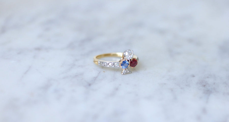 Bague trèfle, saphir, diamant, et rubis - Galerie Pénélope