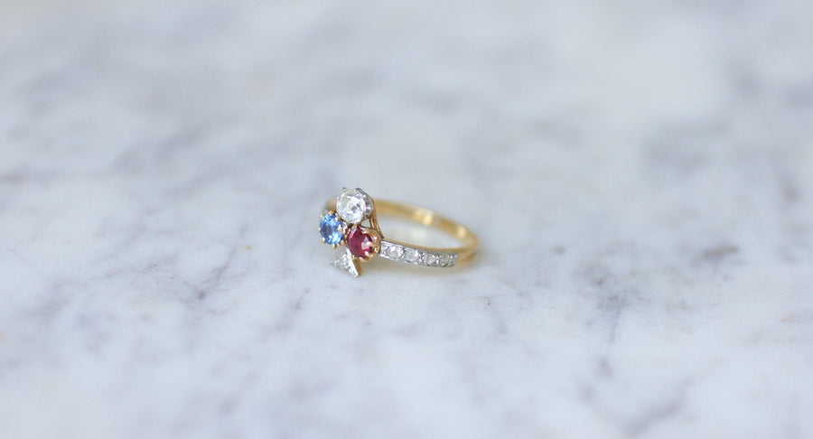 Bague trèfle, saphir, diamant, et rubis - Galerie Pénélope