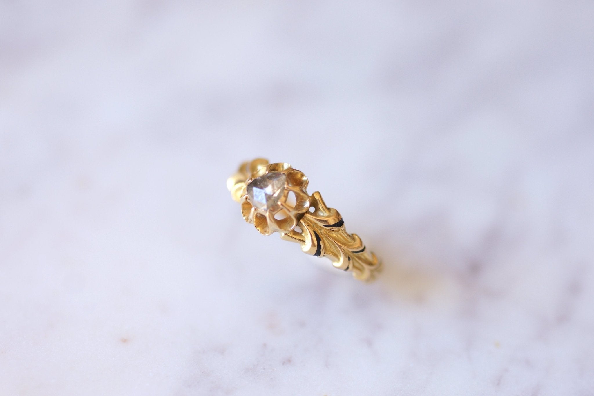 Bague Ambre Émaillé Rhodié (Couronne Émaillée Vintage) | Vintage | La Pierre Fr Bague Ambre Émaillé Rhodié (Couronne Émaillée Vintage) | Vintage | La Pierre Fr