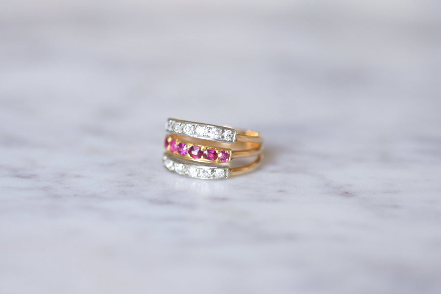 Bague Victorienne triple anneau en or rose, platine, rubis et diamants - Galerie Pénélope