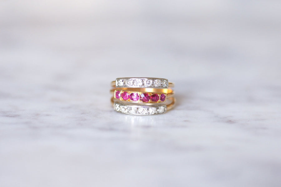 Bague Victorienne triple anneau en or rose, platine, rubis et diamants - Galerie Pénélope