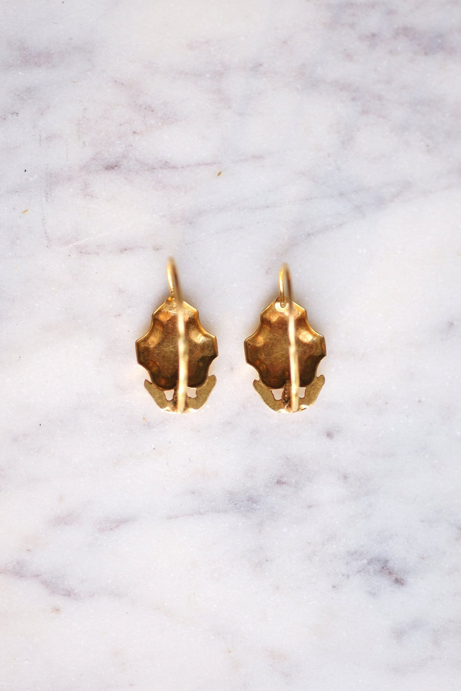 Boucles d'oreilles anciennes dormeuses fleurs en or et émail - Galerie Pénélope