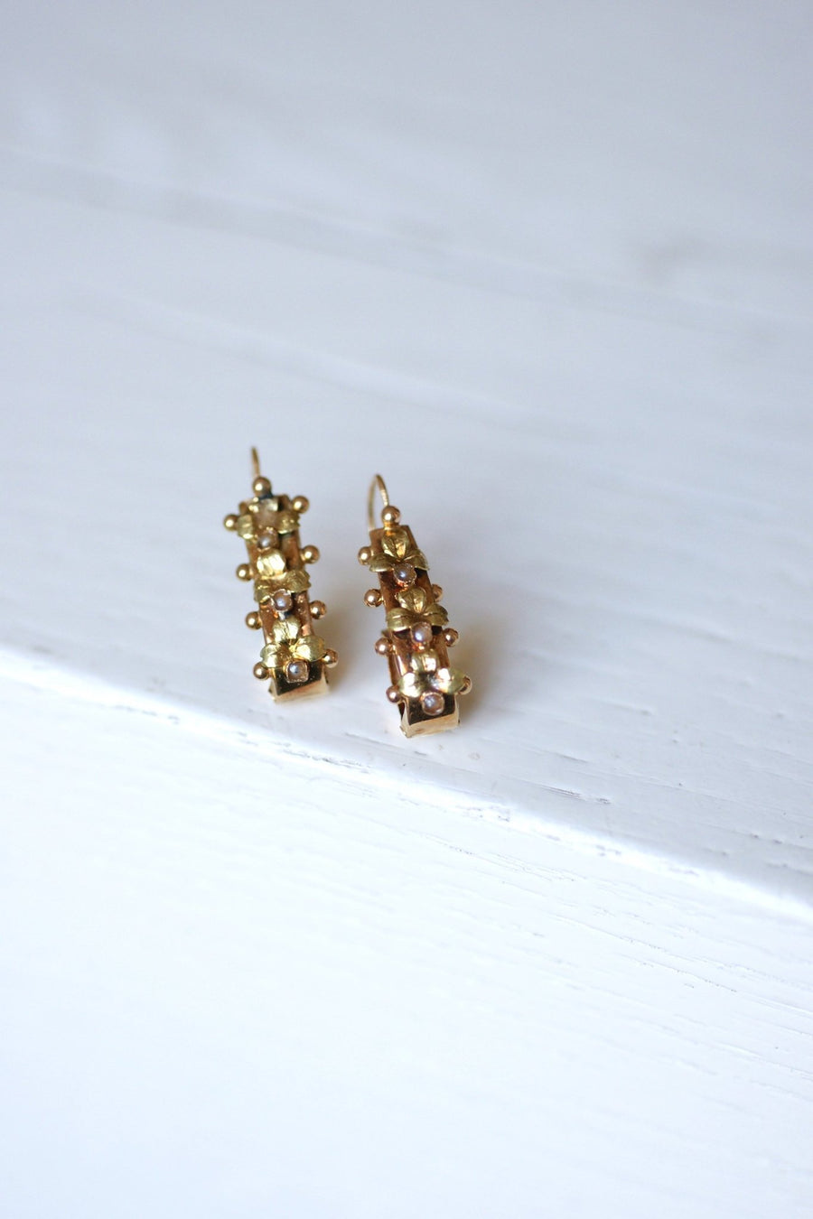 ANCIEN BROCHE PLAQUE OR ET PERLE TORSADE PAS COLLIER BAGUE BOUCLE D OREILLE ANCIEN BROCHE PLAQUE OR ET PERLE TORSADE PAS COLLIER BAGUE BOUCLE D OREILLE
