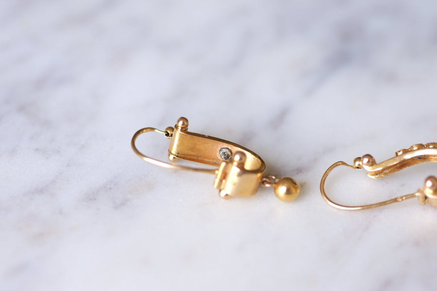 Boucles d'oreilles anciennes dormeuses poissardes en or rose et perles - Galerie Pénélope