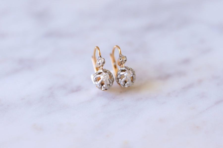 Boucles d'oreilles dormeuses anciennes en or, platine, et diamants - Galerie Pénélope