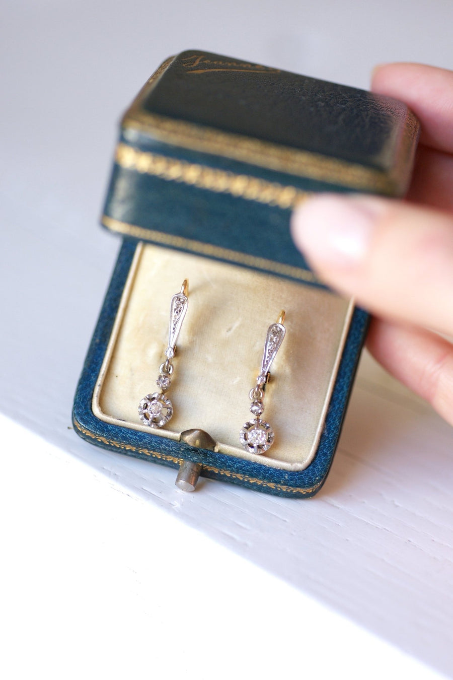 Boucles d'oreilles dormeuses anciennes pendantes diamants - Galerie Pénélope
