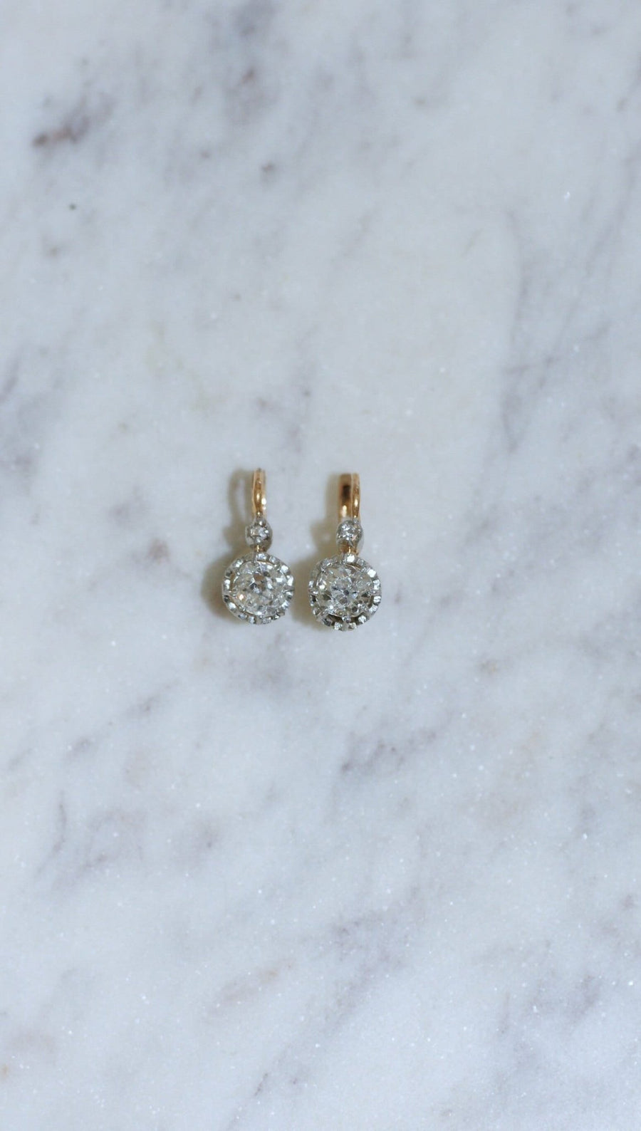 Boucles d'oreilles dormeuses diamants coussin 1.20 Cts - Galerie Pénélope