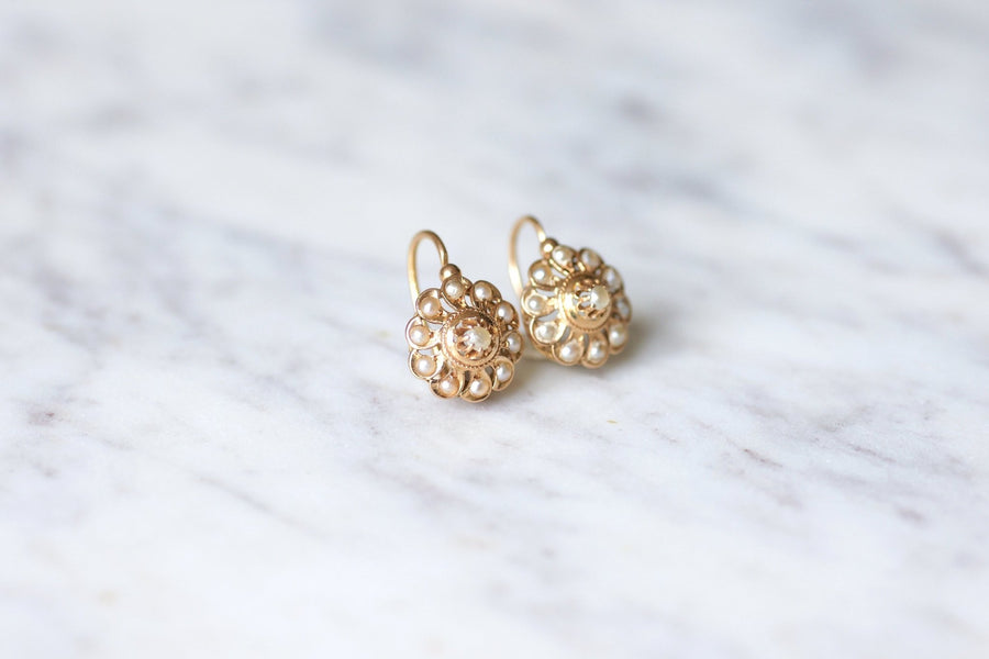 Boucles d'oreilles fleurs dormeuses anciennes en or rose et perles - Galerie Pénélope