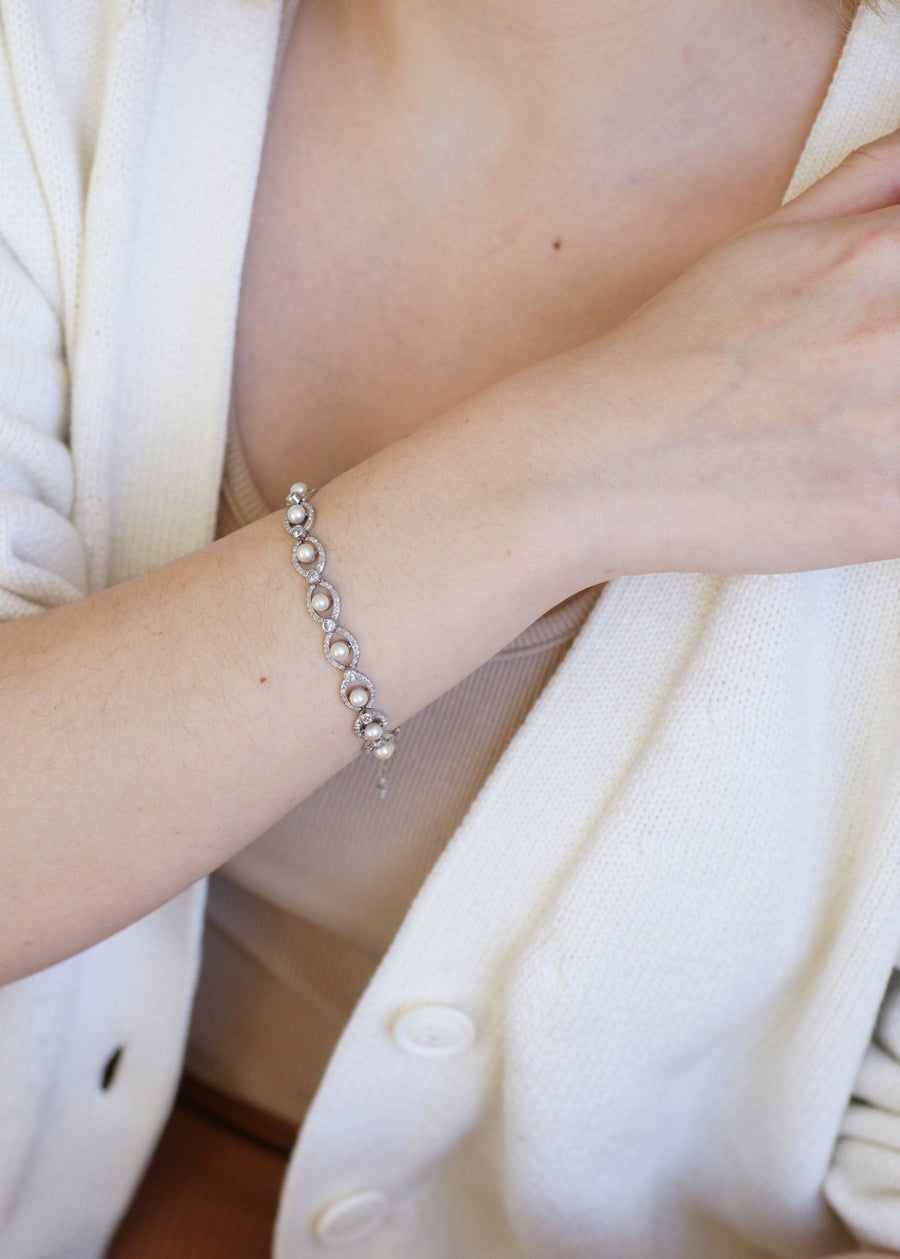 Bracelet Art Deco platine, diamants, et perles - Galerie Pénélope