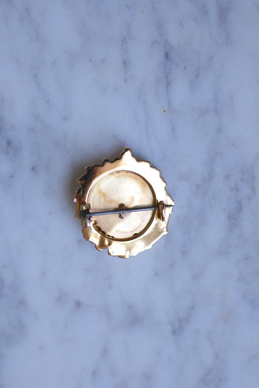 Broche ancienne Victorienne en or et mouche diamant - Galerie Pénélope