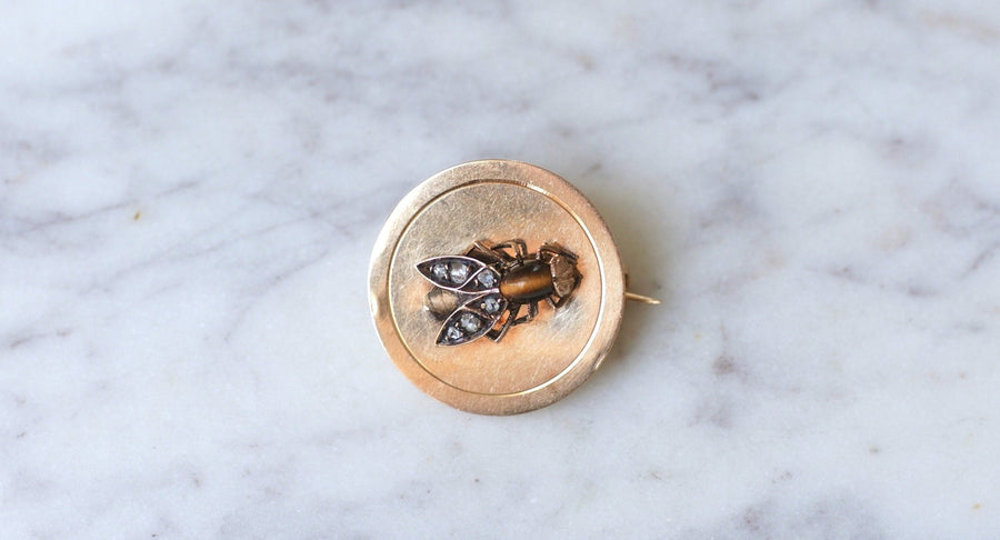 Broche ronde abeille, oeil de tigre et diamants - Galerie Pénélope