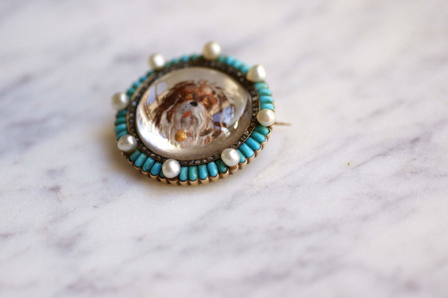 Broche Victorienne en or et fixé sous verre chien diamants turquoises et perles - Galerie Pénélope