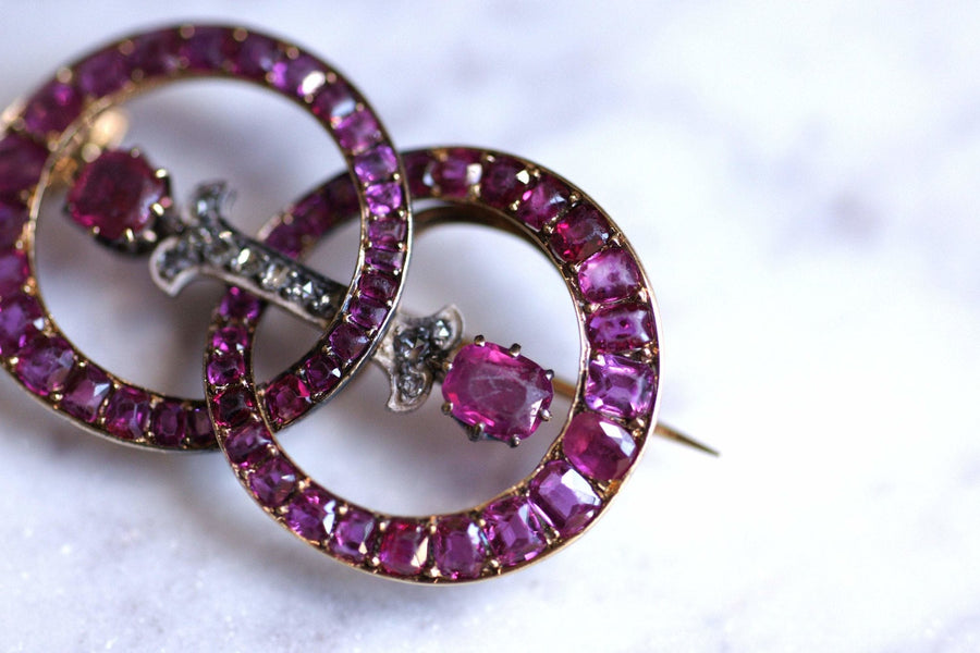 Broche Victorienne sertie de diamants et rubis, en or et argent - Galerie Pénélope