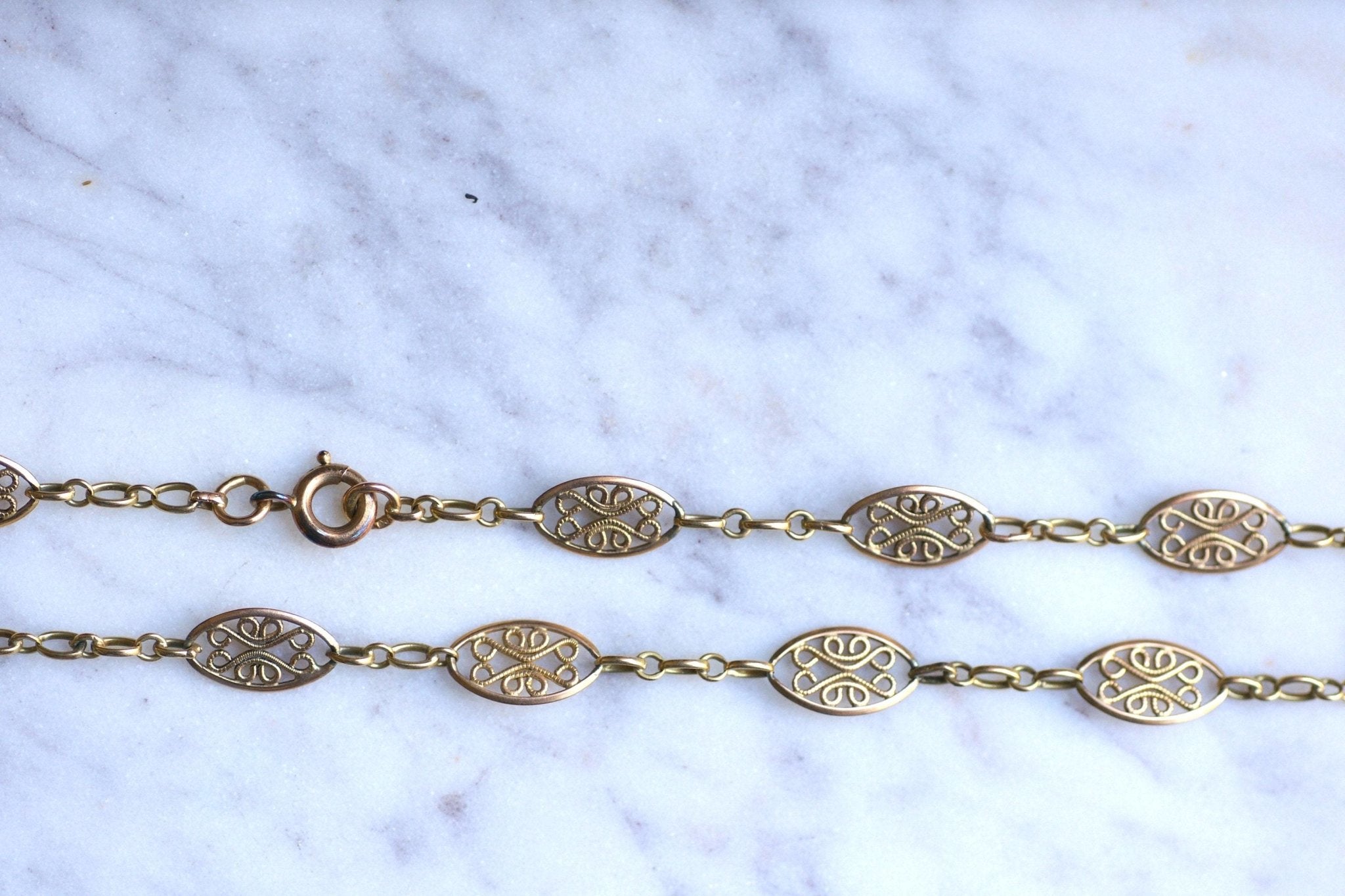 Chaîne de montre ancienne maille filigrane | Galerie Pénélope Chaîne de montre ancienne maille filigrane | Galerie Pénélope