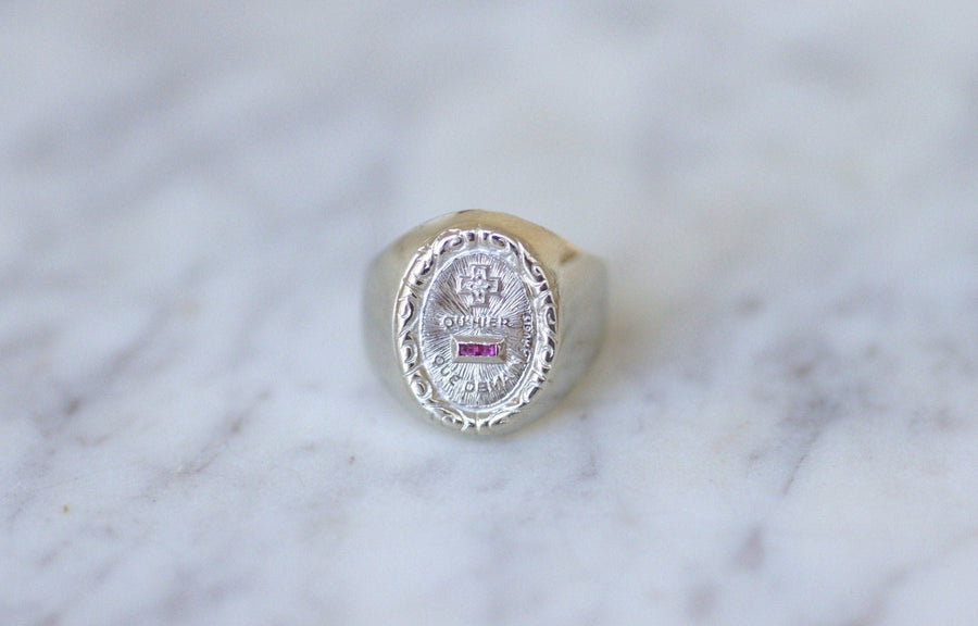 Chevalière Vintage A.AUGIS en or blanc diamant - Galerie Pénélope