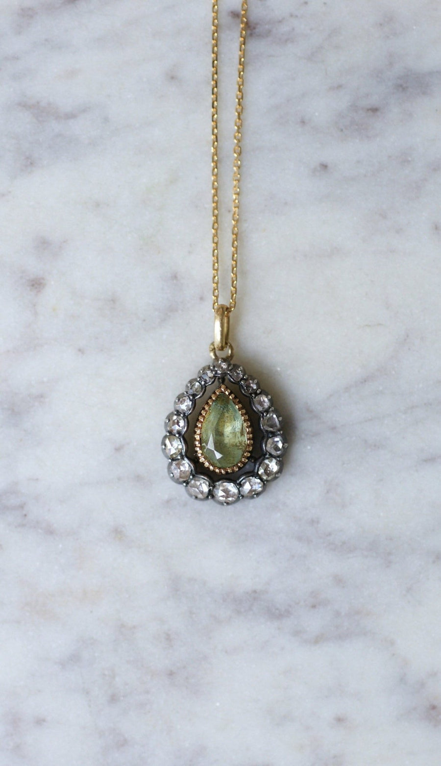Collier pendentif goutte béryl vert et diamants - Galerie Pénélope