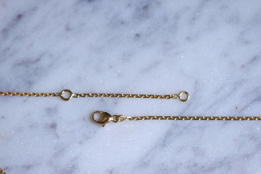 Collier pendentif vintage en or et opale boulder - Galerie Pénélope