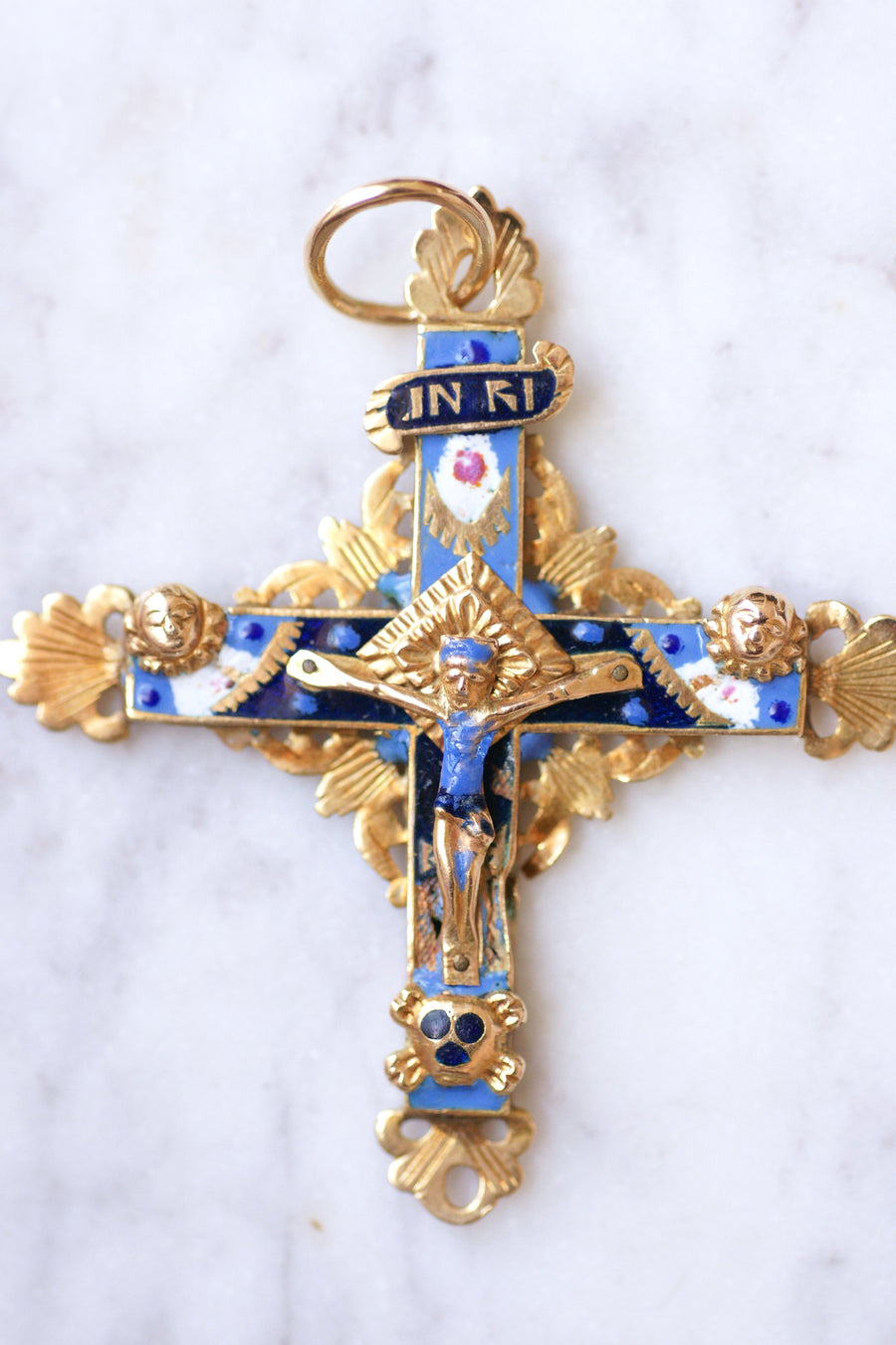 Croix ancienne régionale, du Puy en Velay, en or 18Kt et émail bleu et noir, XVIIIe Siècle - Galerie Pénélope