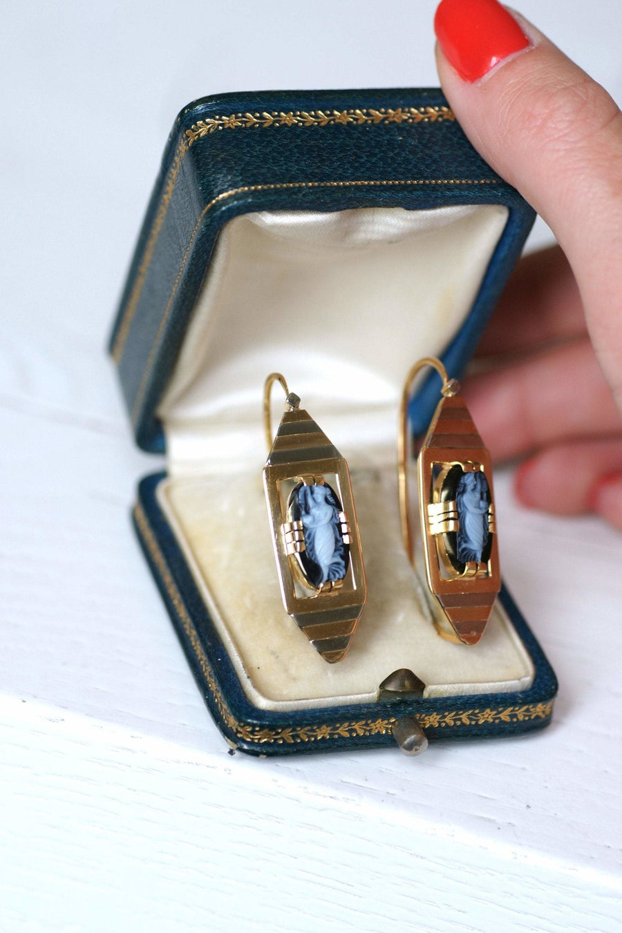 Paire de Dormeuses Vintage Camée Or Jaune 18 Carats - - Occasion Paire de Dormeuses Vintage Camée Or Jaune 18 Carats - - Occasion