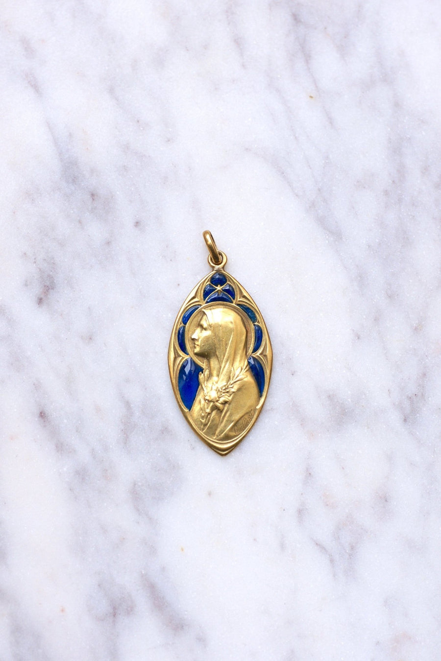Médaille ancienne en or, Vierge Marie, et émail plique-à-jour - Galerie Pénélope