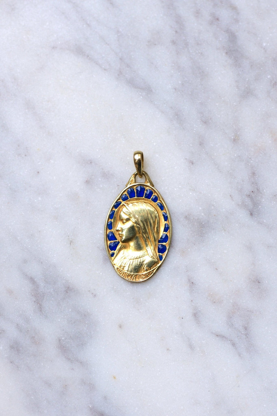 Médaille ancienne en or, Vierge Marie, et émail plique-à-jour, Dropsy - Galerie Pénélope