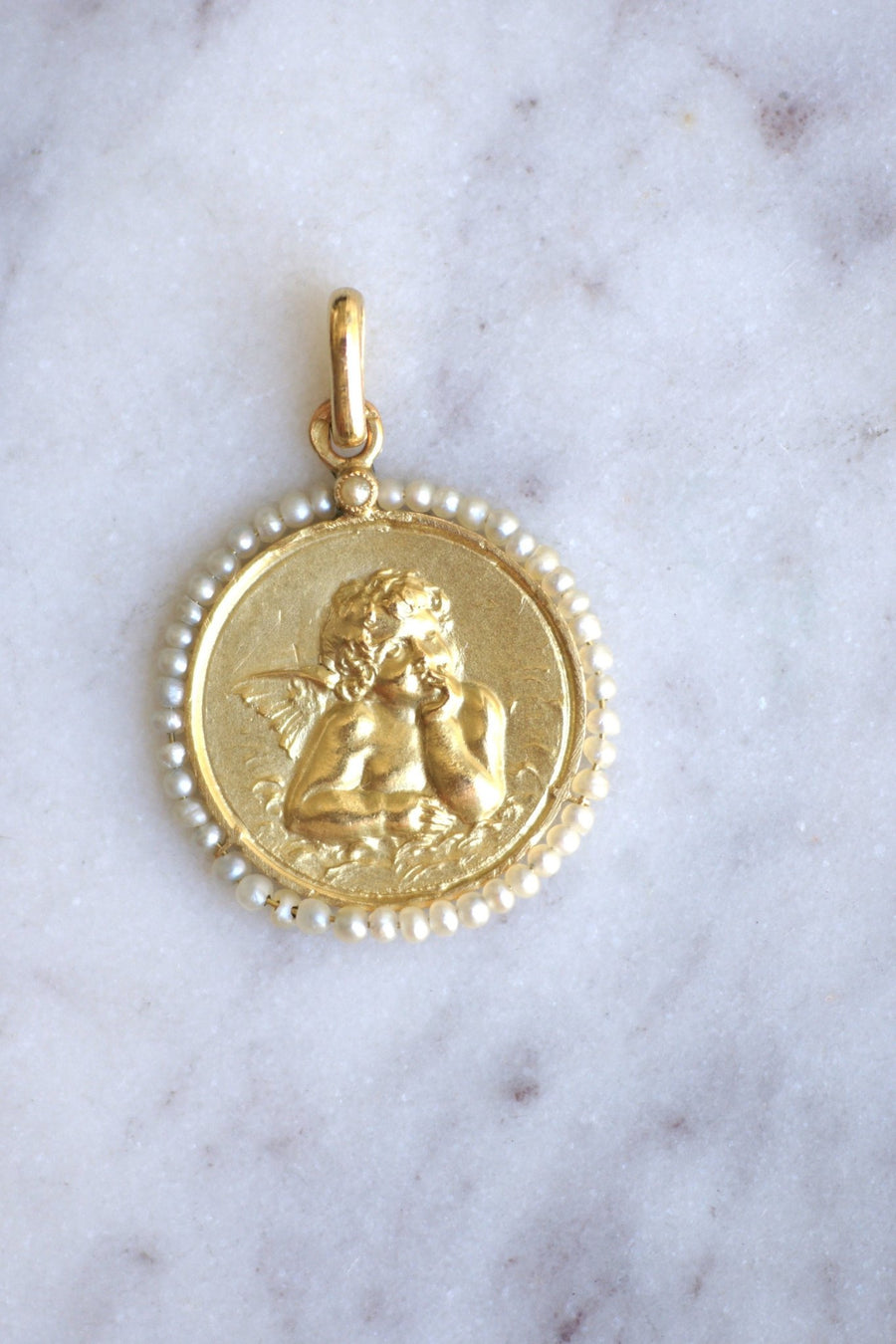 Médaille Ange Penseur or et perles fines - Galerie Pénélope