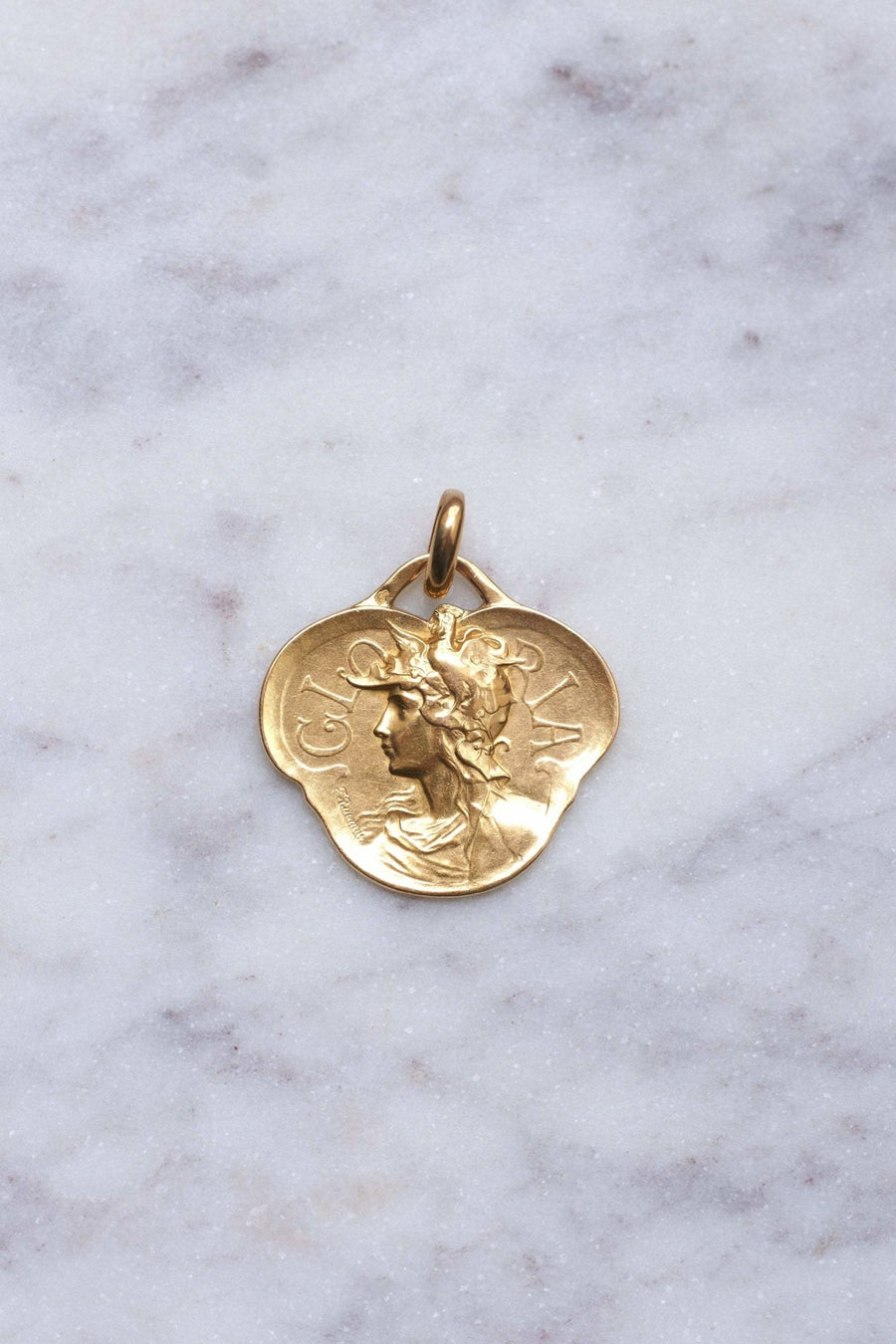 Médaille Art Nouveau Gloria par F. Rasumny sur or - Galerie Pénélope