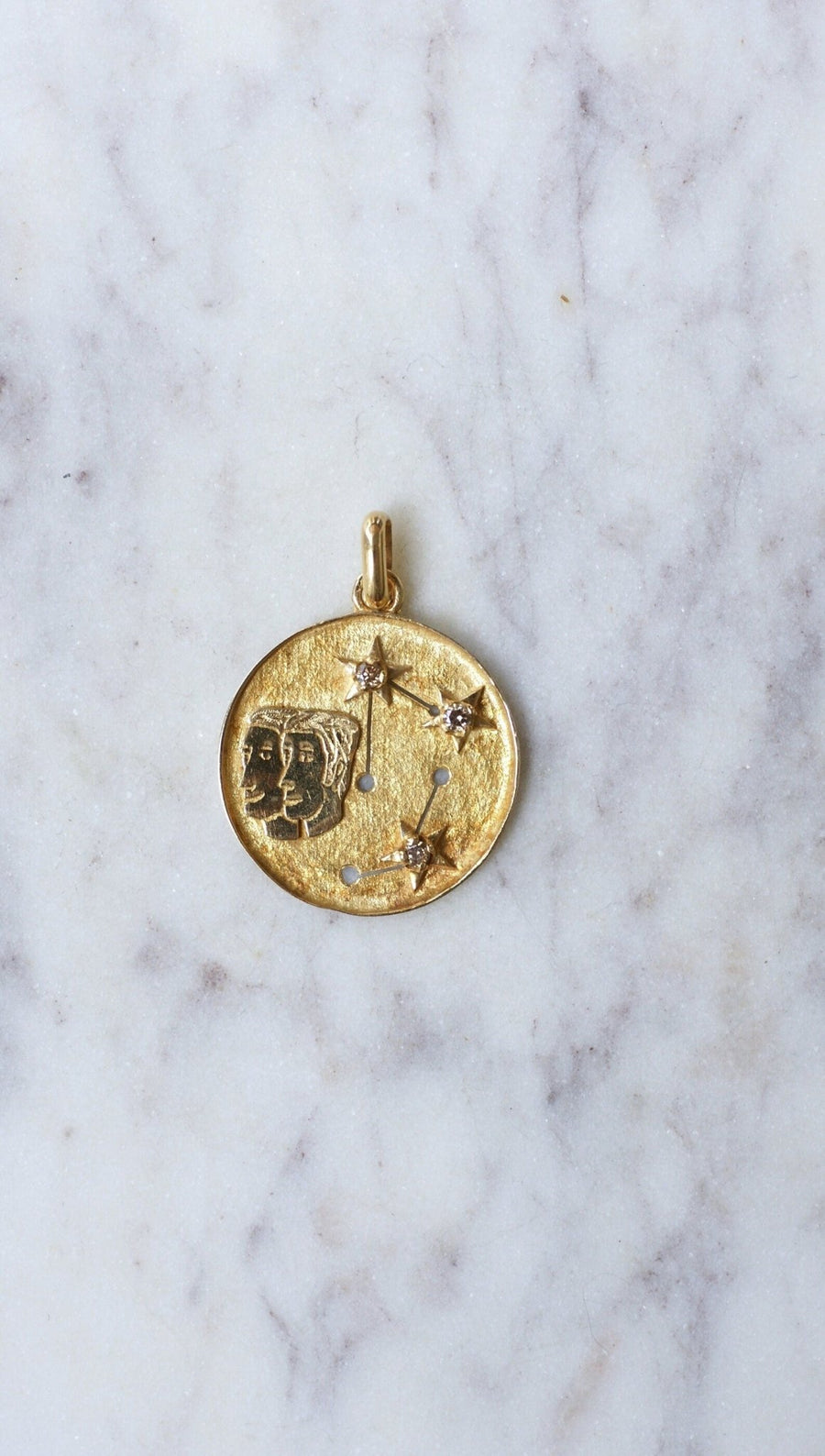Médaille astrologique gémeaux or et diamants - Galerie Pénélope