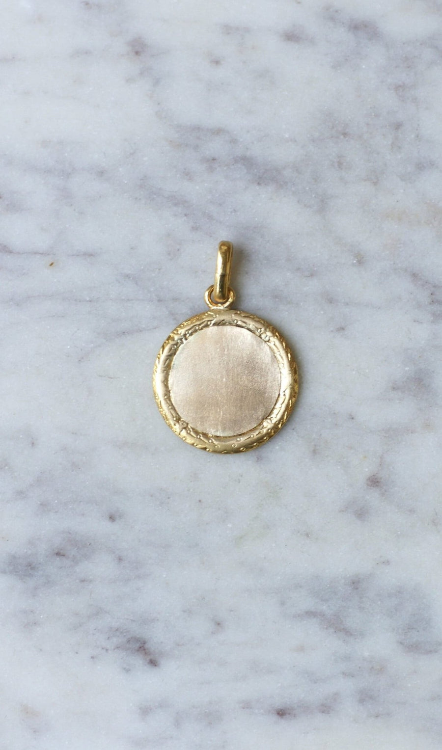 Médaille d'amour Augis or jaune et diamants - Galerie Pénélope