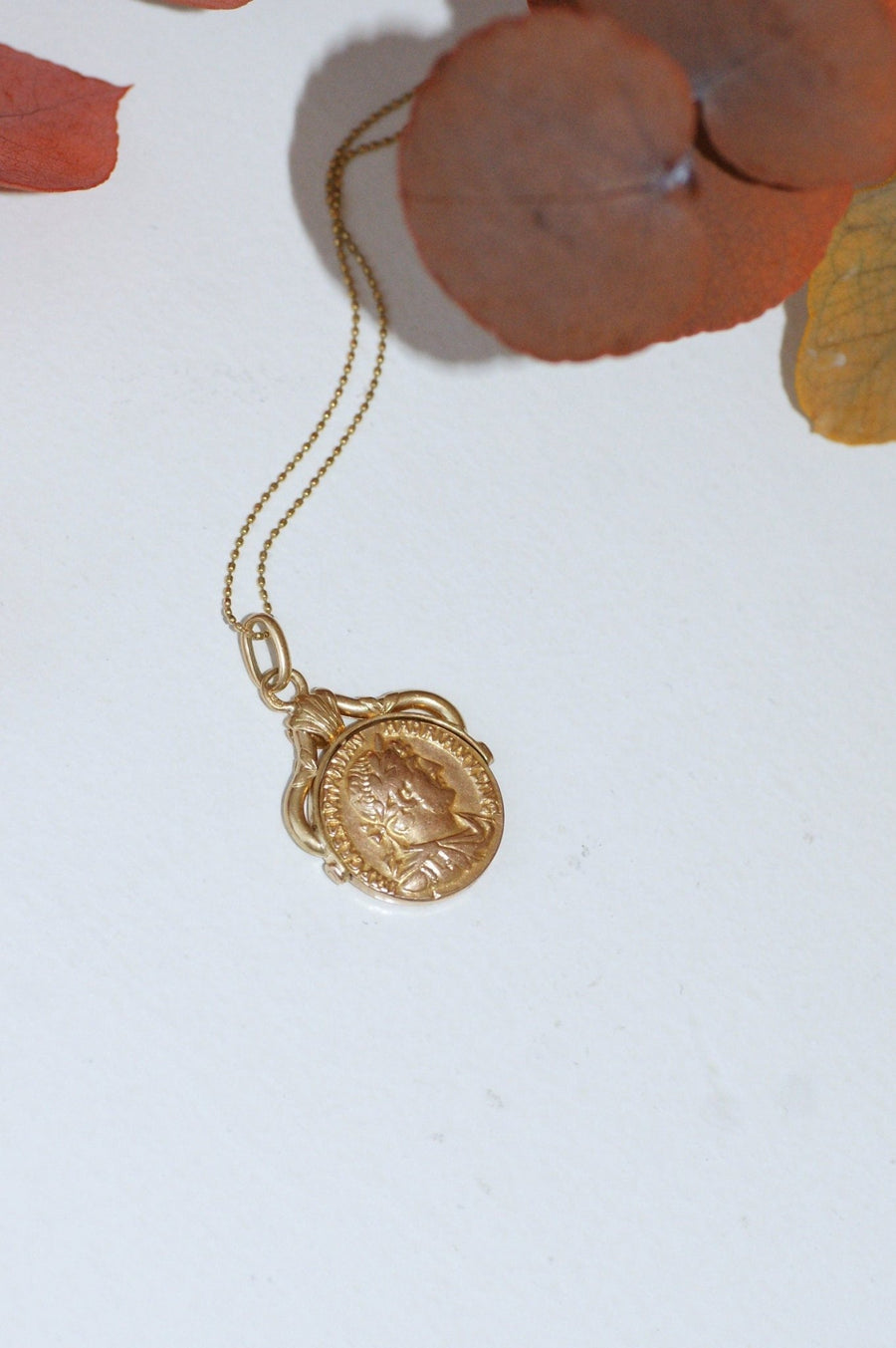 Médaillon Empereur romain émail en or 14k, Pend Médaillon Empereur romain émail en or 14k, Pend