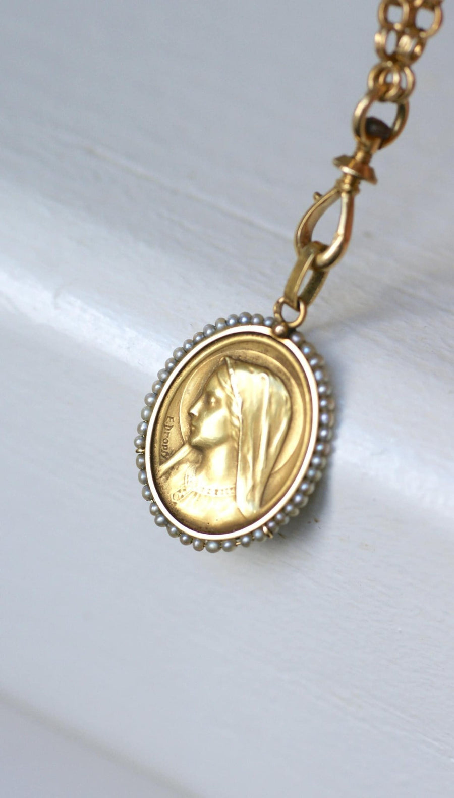 Médaille Vierge or et perles fines - Galerie Pénélope