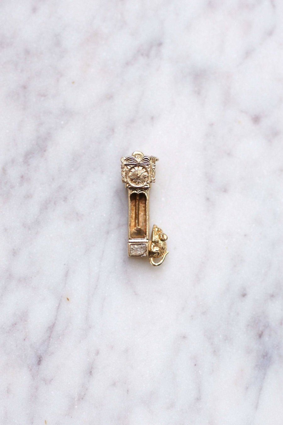 Pendentif charm vintage horloge pendule et souris en or - Galerie Pénélope
