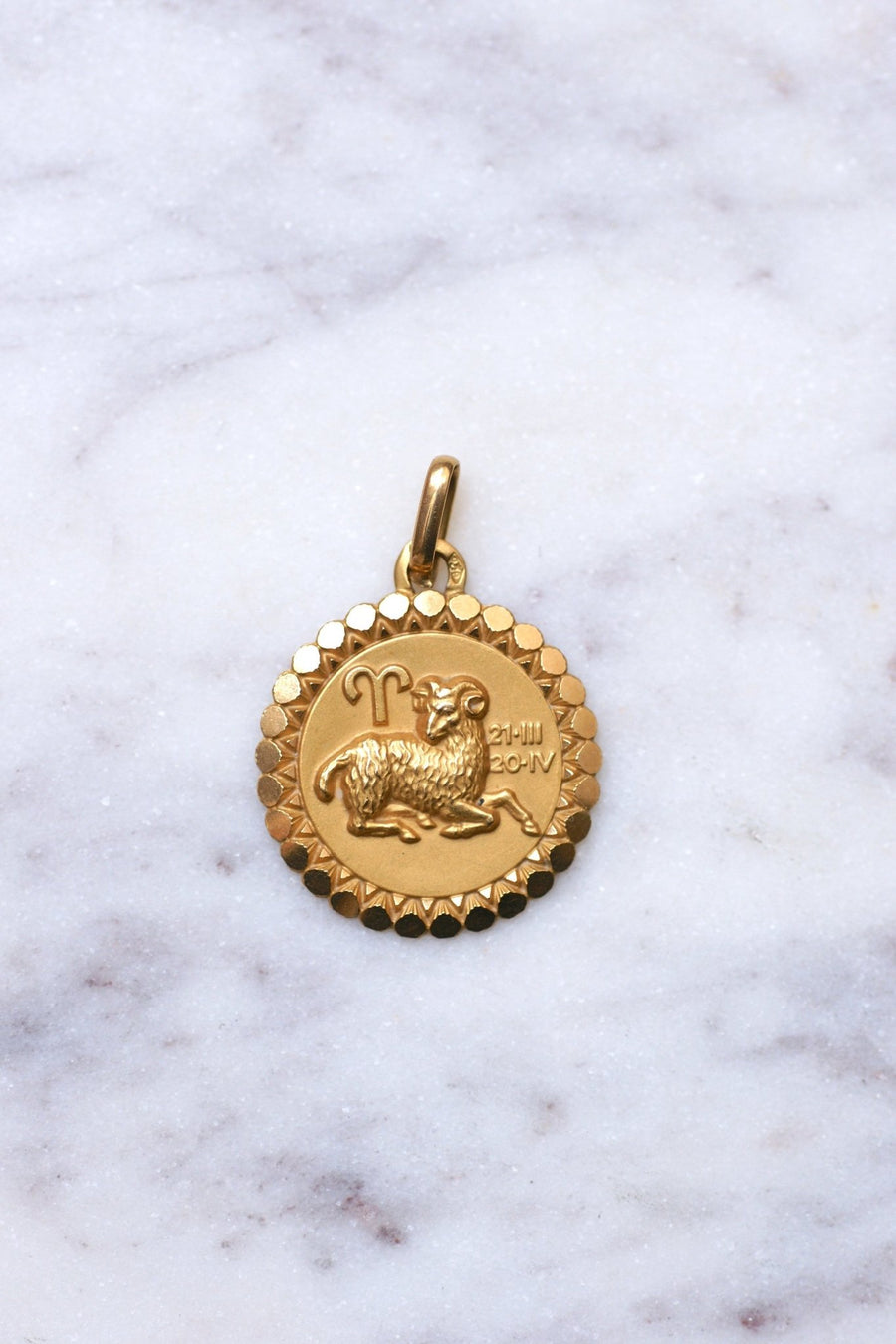 Pendentif médaille or jaune vintage astrologique Bélier - Galerie Pénélope
